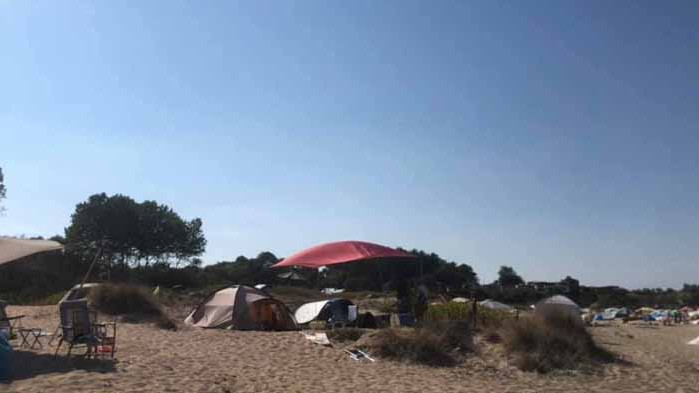 Отново палатки върху дюните на „Корал“