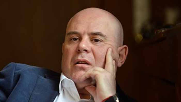 При свикване на ВНС обсъждат смяна на Гешев, Панов и Чолаков заедно с нова конституция