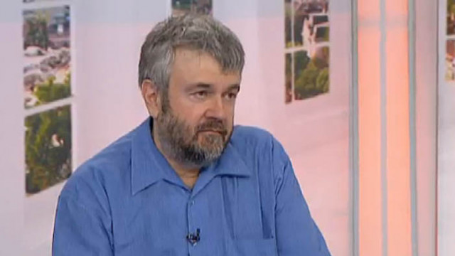 Теди Москов: Не следя събитията на улицата