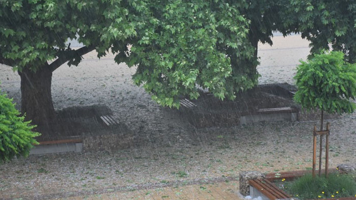 Един загинал при бурята в събота в Ботевградско