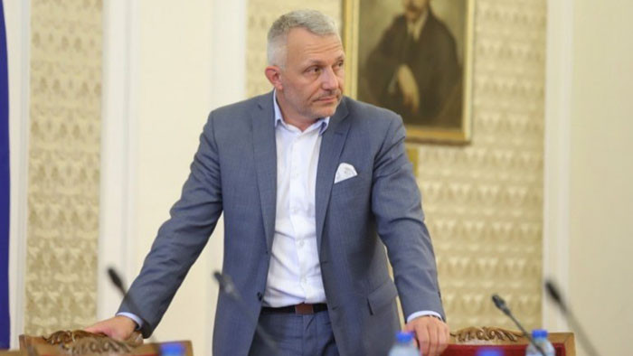 Според адв. Хаджигенов Трифонов няма право да предлага кандидат-премиер Съпредседателят
