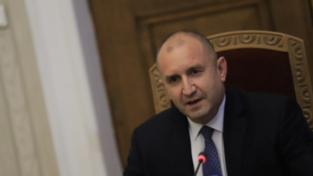 Румен Радев усилено се готви за втори мандат на Дондуков