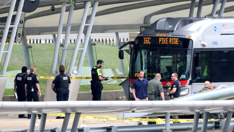 При престрелката край метростанция до Пентагона е загинал офицер от полицията,