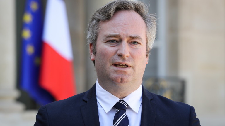Френският държавен секретар по туризъм Жан-Батист Лемоин заяви в четвъртък, че правителството