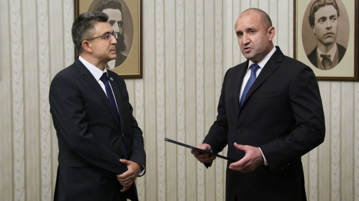 Часове преди това ИТН се среща отново с БСП Изтича