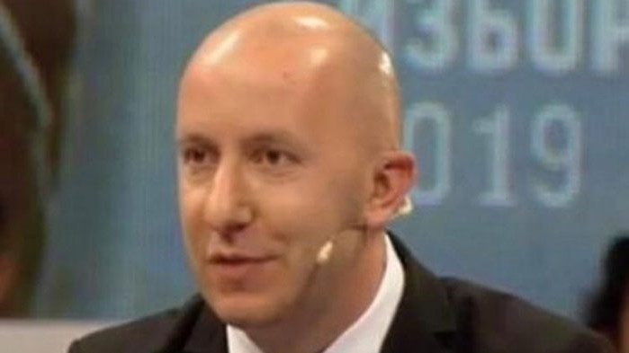 От профила във Фейсбук на журналиста Михаил Кръстев Един от