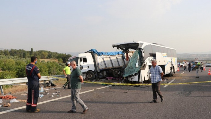 Превозното средство се движело по маршрут Зонгулдак - Измир. Инцидентът