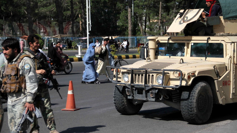 Радикалното движение на талибаните обяви за установяването на контрол върху административния център