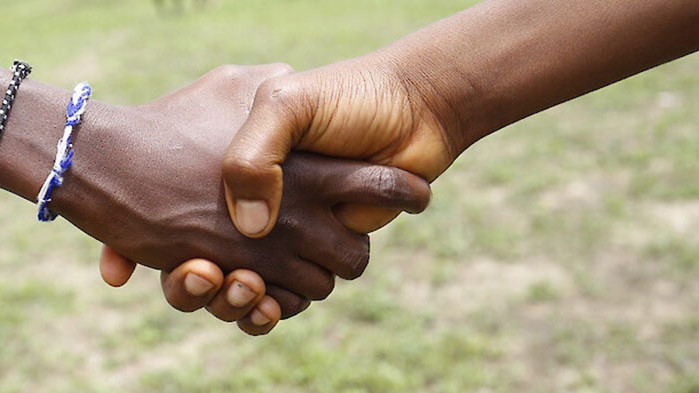 Да се ръкуваме или не? Един вековен човешки жест на