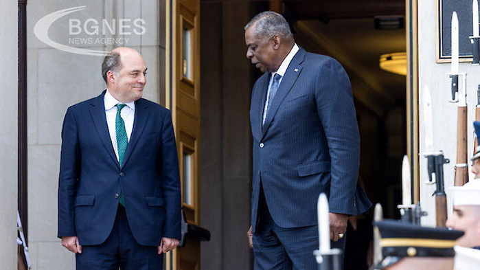 Британският министър на отбраната Бен Уолъс е обсъдил със страните