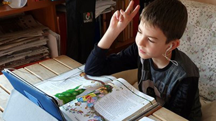 Още над 20 000 допълнителни устройства за онлайн обучение на