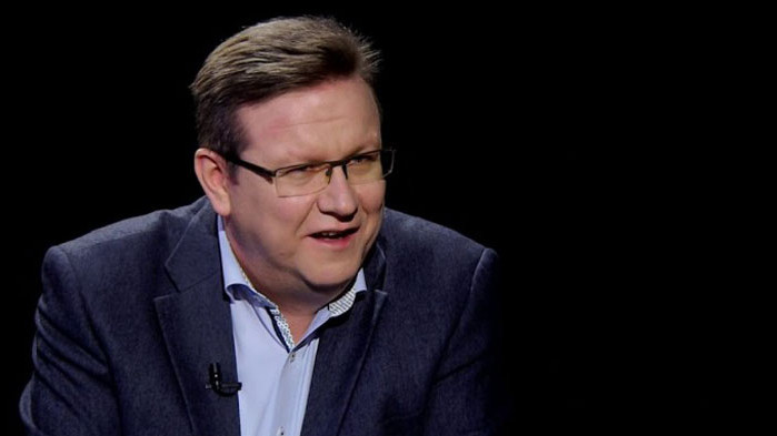 Трифонов бърка политиката с балерините в своя кабинет, че може