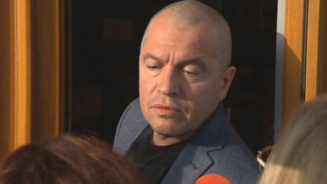 Те можеха да се държат партньорски но се държаха като