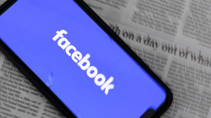 Facebook започва чистка на фейк новини за COVID