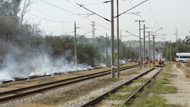 Пожарът възникнал вчера в района на жп гара Бобошево е нанесъл