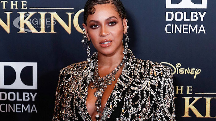 Поп звездата Бионсе се появи на корицата на новия брой