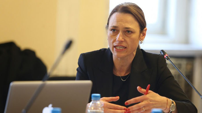 Сега на председателски съвет ще им покажа проекта за решение.