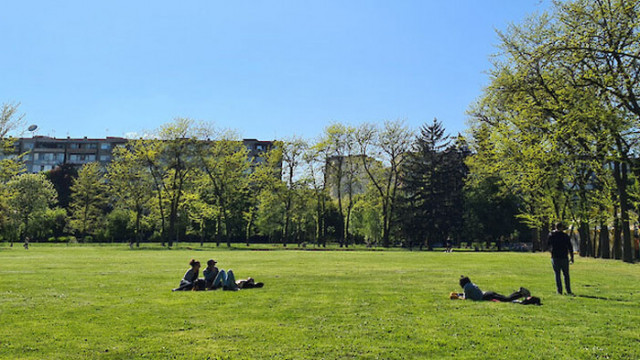 Времето днес ще е предимно слънчево Временни увеличения на облачността