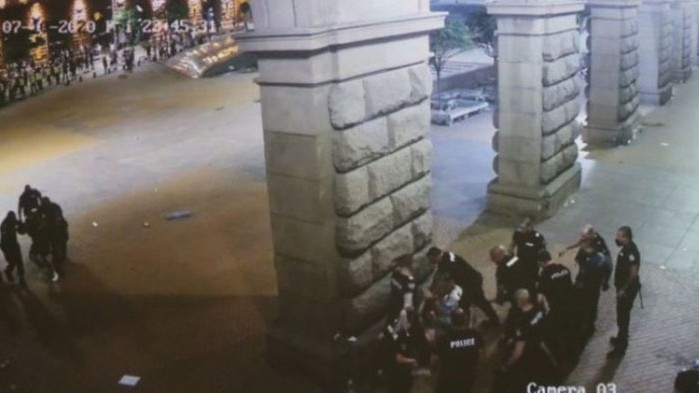 Слави Трифонов сложи на страницата си във Фейсбук записите от