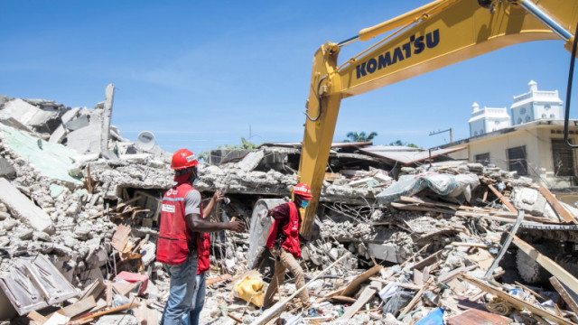 Броят на жертвите от земетресението в Хаити рязко нарасна и по данни