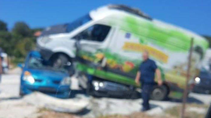 За пътен инцидент с микробус с румънска регистрация съобщават граждани