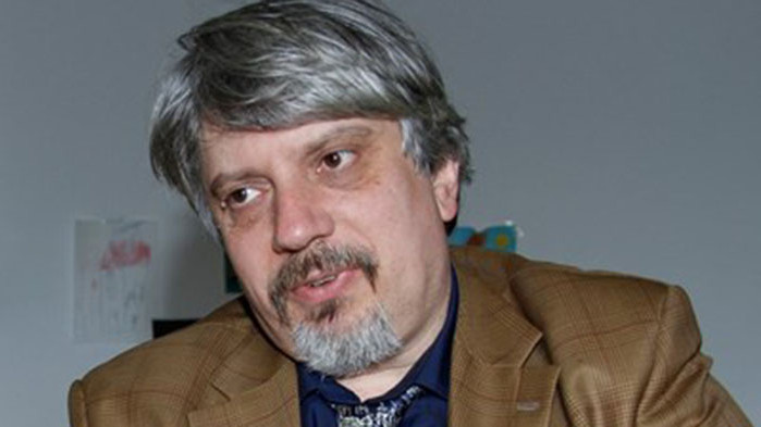 Проф. Витанов: Пикът на заразени с COVID-19 ще е през септември