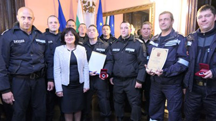 Полицаят Андонов пред съда: Момичето се усмихваше, никой не е бил влачен