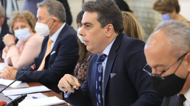 Напрежение в бюджетна комисия министрите на Радев обясняват защо искат