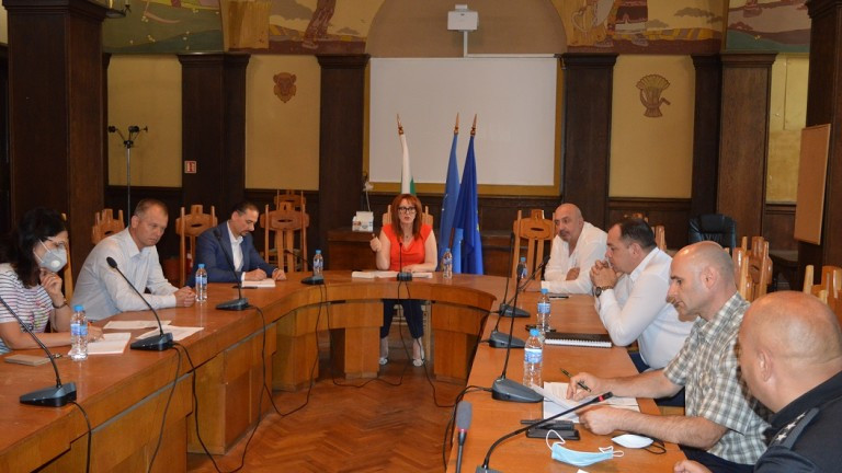 Проведе се работна среща по инициатива на областния управител проф. Мария