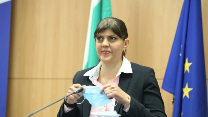 Журналистът Атанас Чобанов е искал коментар по темата, Хаджигенов пък