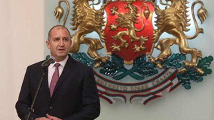 Румен Радев: До петък връчвам мандата