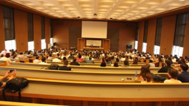 Всички студенти ще се обучават и на изкуствен интелект, вузовете