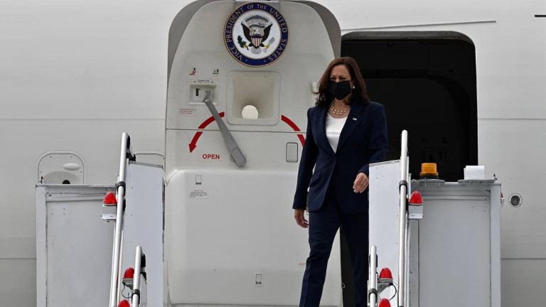 Камала Харис в Сингапур: САЩ са световен лидер и се ангажират трайно в Азия