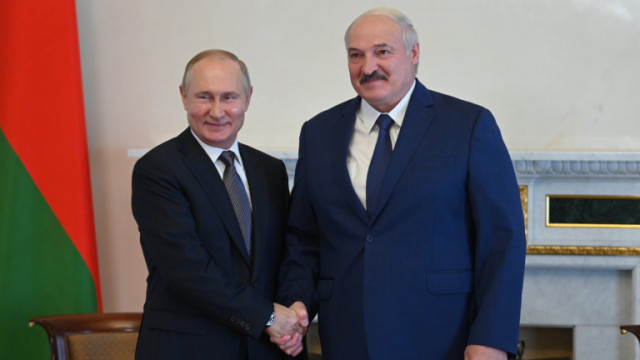Руският президент Владимир Путин е провел телефонен разговор с белоруския си колега