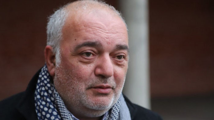 Още един кръг консултации са по-добре от партийното мълчание. Всяка