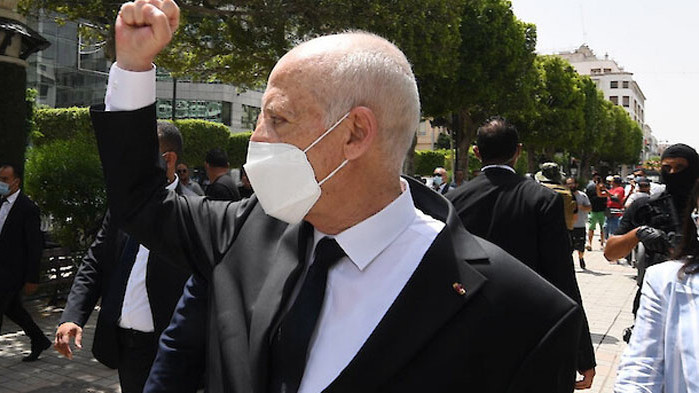 Тунизийският президент Каис Саид разшири в понеделник специални мерки за