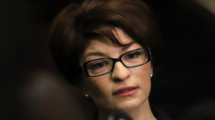 Атанасова: Изходът е да се върне възможността да се гласува и с хартиени бюлетини