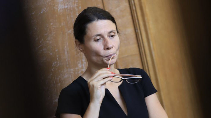 Ние, като общество, предадохме децата си“, коментира в пост във