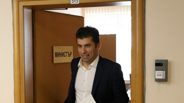 Служебният министър на икономиката Кирил Петков няма да бъде в
