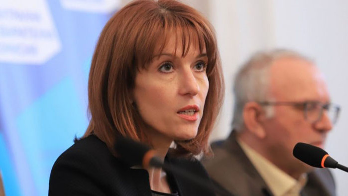 Времето за президентските и за евентуалните предсрочни парламентарни избори е