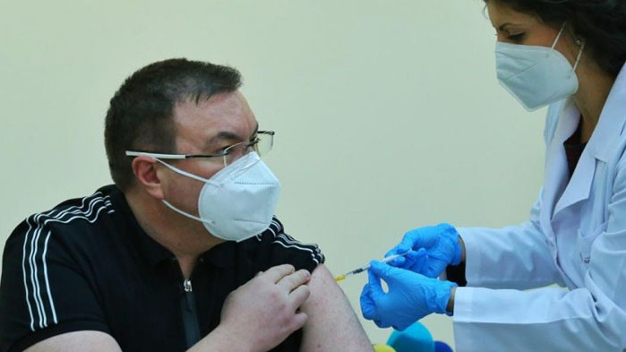 Проф. Костадин Ангелов е готов за трета доза от ваксината срещу коронавирус