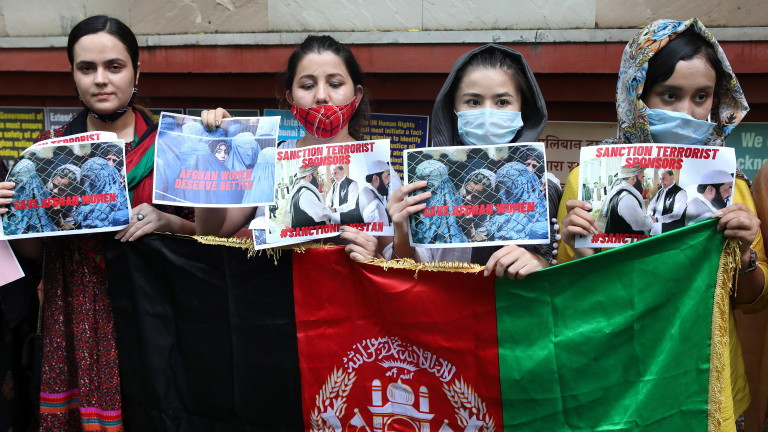 Талибаните са отправили призив към всички жени, работещи в Министерството