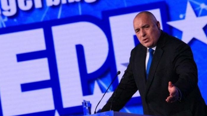 Това е гавра с политиката и с народа. Какво държи,