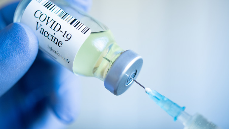 Поставянето на трета, бустер доза ваксина срещу коронавирус е начин
