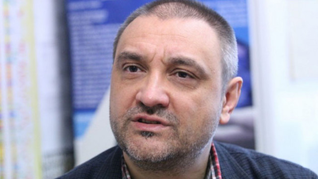 Чорбанов води антиваксърски протест, а обяснява, че ще представи на форум българската ваксина...