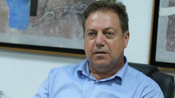 Лекарите, които работят на първа линия, не получават парите си,