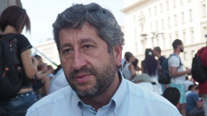 Трябва да изберем между представителна демокрация и представление, заяви пред