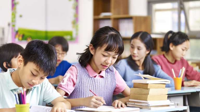 Китай забранява изпитите за ученици на 6 и 7-годишна възраст, съобщава