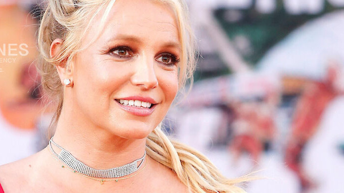 Американската певица Бритни Спиърс твърди, че баща й отдавна е