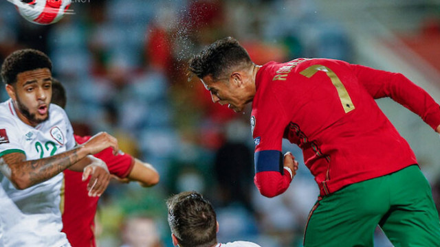 Нападателят на Португалия Кристиано Роналдо вкара два гола в двубоя
